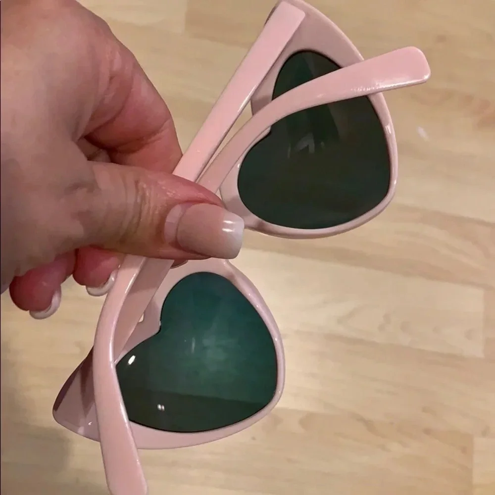 🕶 Heart White Black Pink Mirror Lens Sunglasses